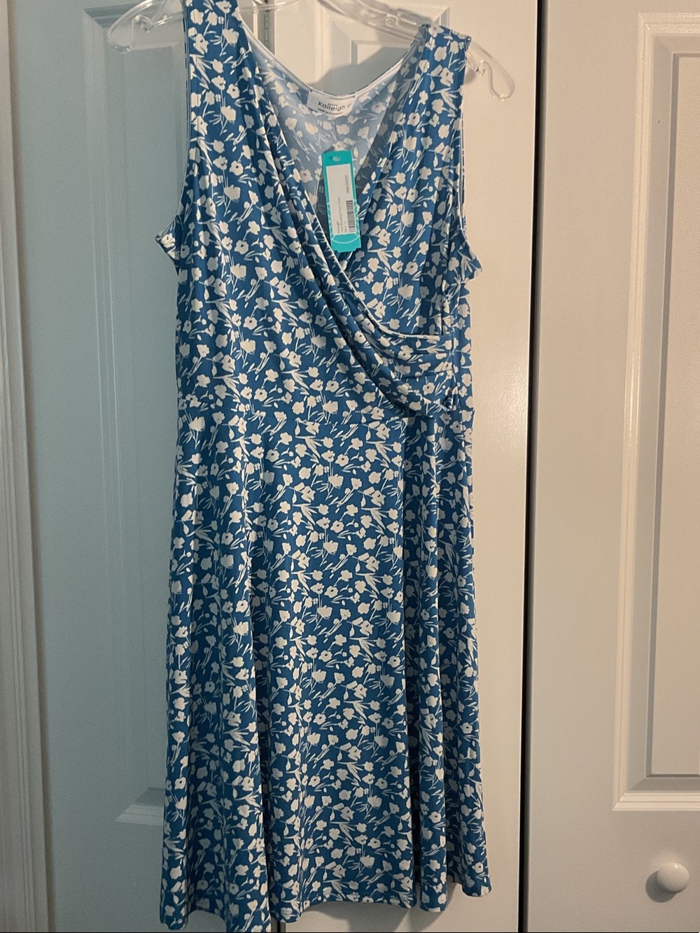 Kaileigh Blue Floral Sleeveless Midi Dress